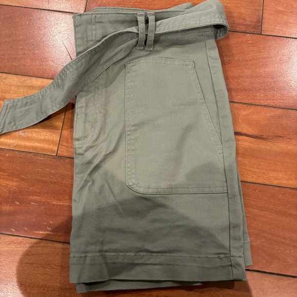 Cargo Style Skirt - Picture 4 of 5